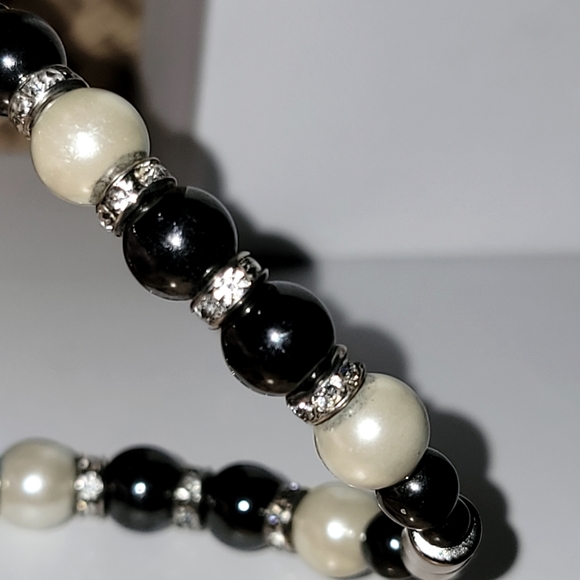Hematite Pearl Rhinestone Magnetic Braclet Excellent condition Rare Vintage - Picture 3 of 5